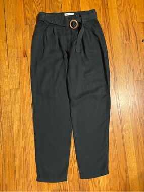 Women’s High-Waist Paperbag Chino Pants with Wooden belt